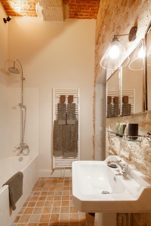 Le Domaine De Fleury - Pierres D'Histoire Apartment Luaran gambar
